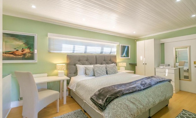 Pinelands Casa | Inn-Style