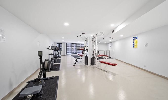 Braddon Apartamento | Inner-City 2-Bed with Parking, Pool, Gym & BBQ