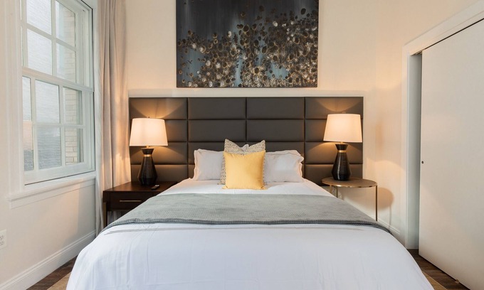 Downtown Baltimore Apartamento | Inner Harbor's Best Furnished Luxury Apartments 1 Bedroom Apts by Redawning