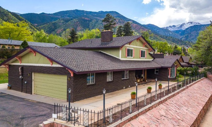 Manitou Springs Historic District Cama Y Desayuno | INNhale Resort and Spa