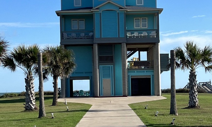 Port Bolivar Casa | Bult en 2014: Casa de 5 dormitorios frente al mar ubicada en 3 acres de acres, acres