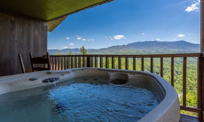 Gatlinburg - Pigeon Forge Cabina | Insane Views GSMNP/Near DwTN Gatlinburg/Hot Tub