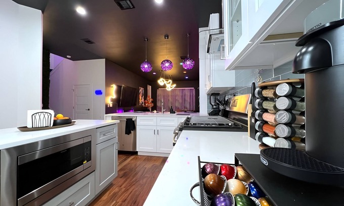 MLK Casa | Insta-worthy Funky Palace in East Austin