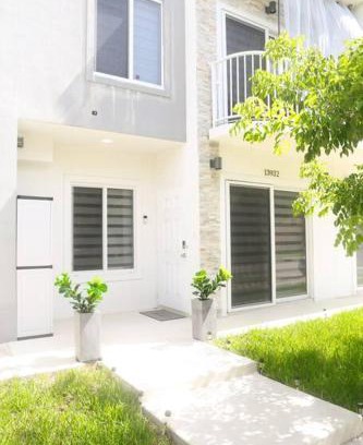 Naranja Casa | Insta Worthy Modern Bungalow