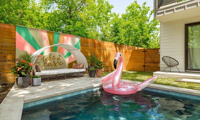East MLK Casa | InstaWorthy Group Travel Retreat | 3.5 Miles to DT