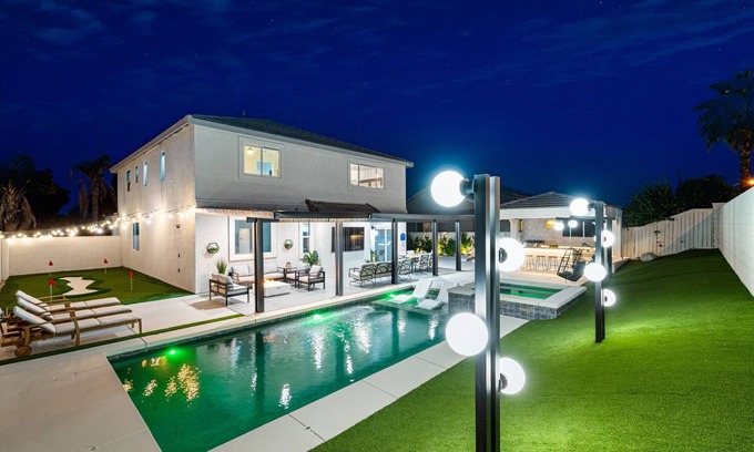 Coachella Casa | Interstellar w/Pool, Golf, & Game room/Sleeps 23!