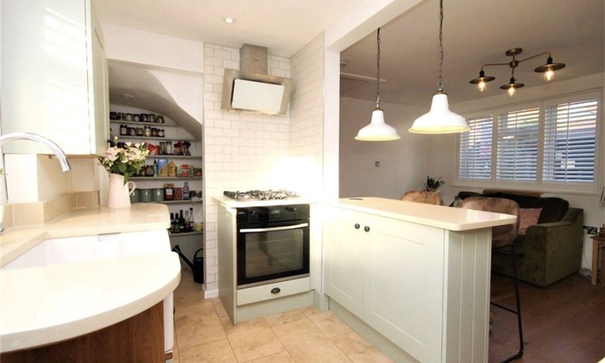 West Thornton Casa | Intimate 1-Bedroom Sanctuary in the Heart of London