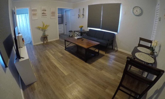 Parker Ridge Cabaña | Intimate Cottage Close to Downtown and Beaches