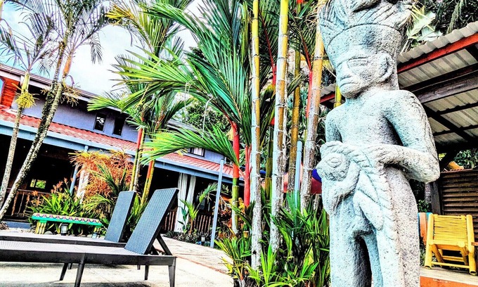Barrio Las Parcelas Apartamento | Intimate Earthy Vibe - Room in a Tropical Paradise