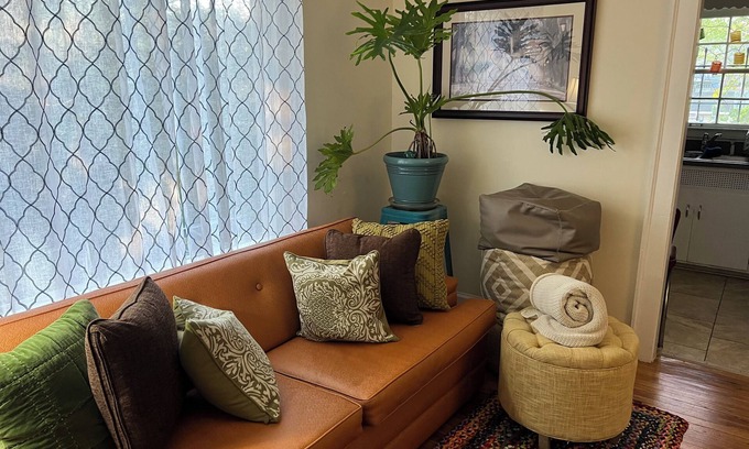 Edgewood Cabaña | intown escape small cottage on half acre garden walk to edgewood shopping