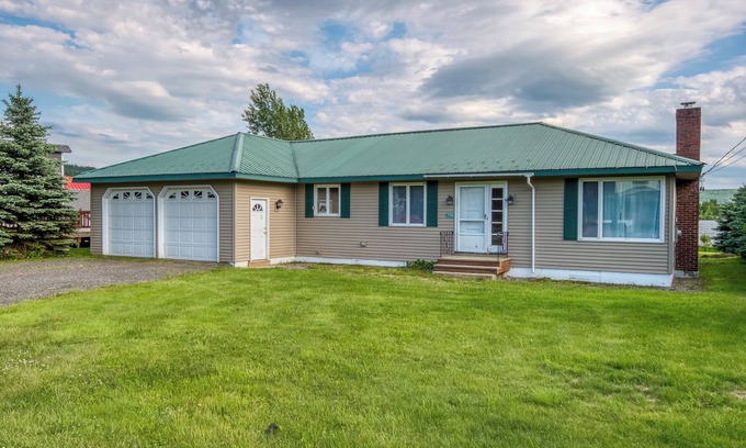 Rangeley Casa | InTown Lake House - downtown Rangeley home on the Lake