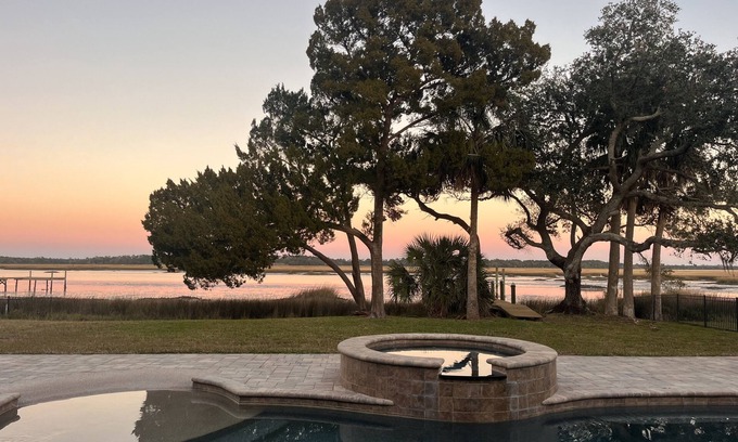 St. Augustine Casa | Intracoastal Waterfront with pool + dock. 10 minutes to downtown St. Augustine.