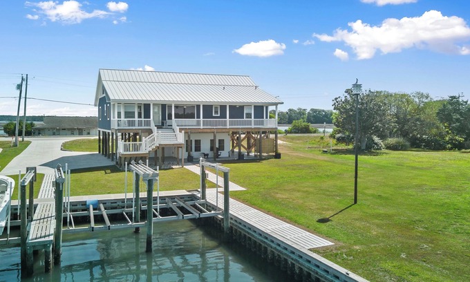 Cedar Point Casa | Intracoastal Waterway Soundfront 4BR w/ Dock, Boat Lift, & Stunning Water Views