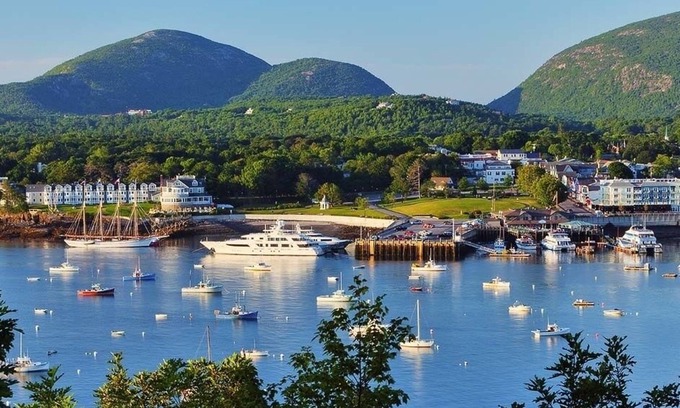 Bar Harbor Casa | Presentamos: "Beach Point Cottage" en el corazón de Bar Harbor.