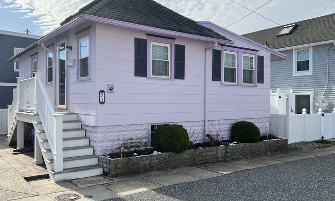Stone Harbor Casa | Introducing Stone Court Cottage, a charming vacation rental available for your summer vacation