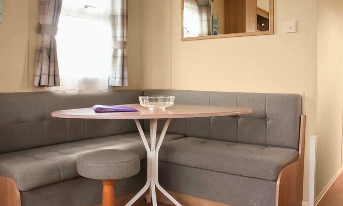 Caister-on-Sea Casa | Introducing the ABI Vista, a 2-bedroom caravan designed to accommodate up to 6 guests.