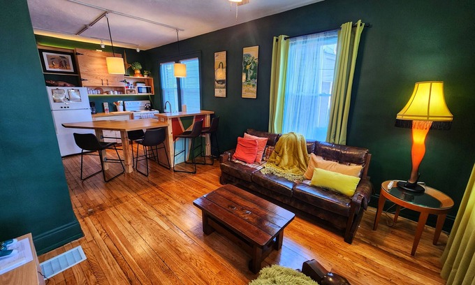 University Circle Apartamento | Invidiosamente verde #3 *Family Run*
