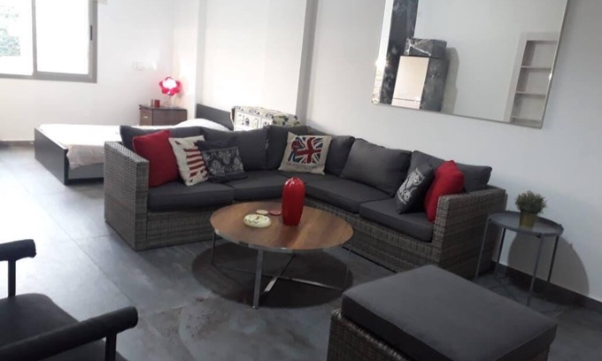 Dbayeh Apartamento | Inviting 1-Bed Apartment in Dbayeh