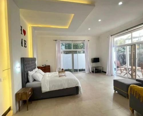 Mbezi Beach Apartamento | Inviting 1-Bed Studio in Dar es Salaam