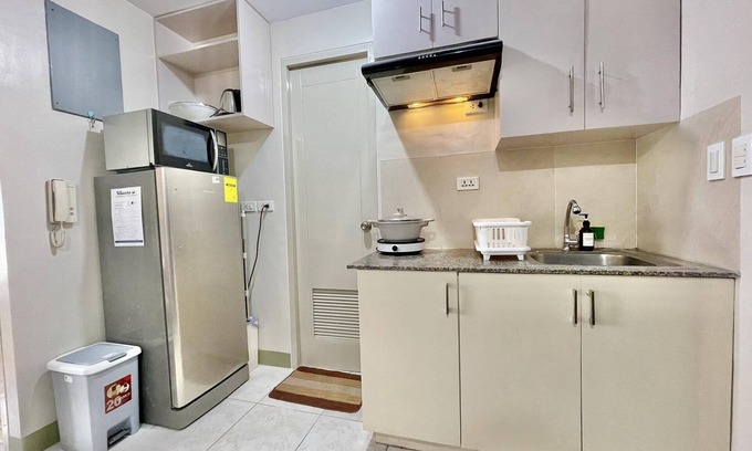 Valenzuela Apartamento | Inviting 2-bed Apartment in Mandaluyong