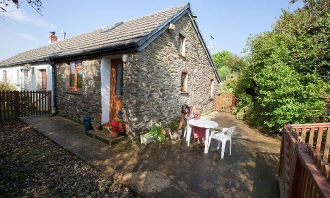 Newcastle Emlyn Casa | Inviting 2-Bed Cottage in Newcastle Emlyn