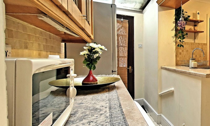 Windsor City Centre Cabaña | Inviting 2-bed Cottage in Windsor