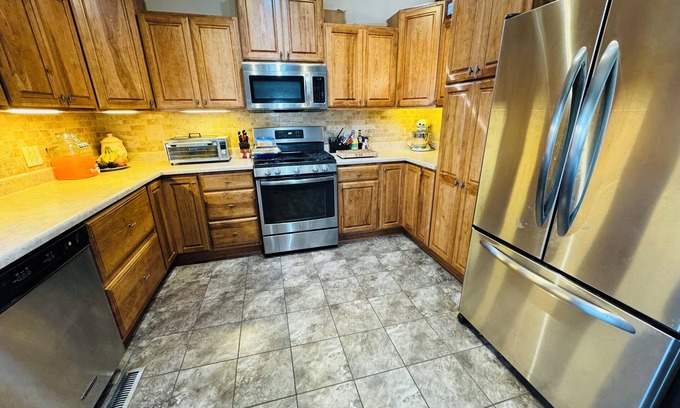 Gillette Casa | Inviting 3 bed/ 2 bath: families/groups seeking comfort and convenience!
