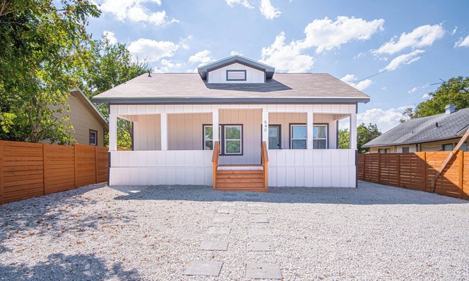 Highland Park Casa | Inviting 4BR/3BA Near Downtown & Riverwalk