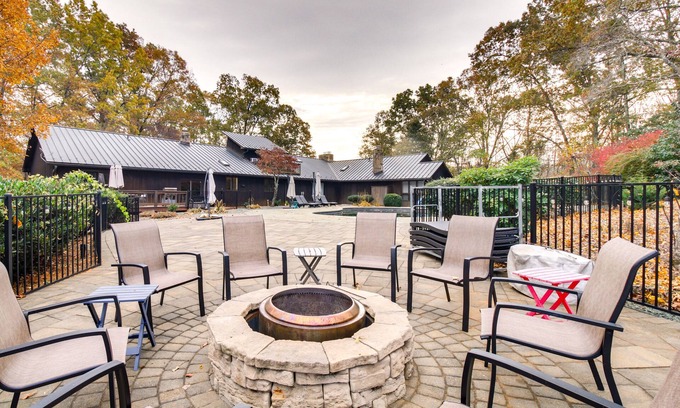 Batesville Casa | Inviting Charlottesville Retreat w/ Pool & Hot Tub