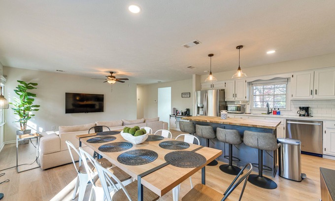 Fortson Casa | Inviting Columbus Home w/ Deck: 7 Mi to Downtown!
