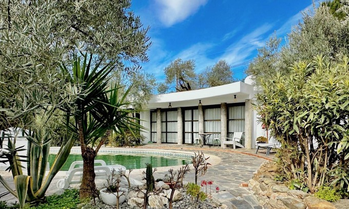Orgiva Cabaña | Cortijo andaluz con piscina privada y todas las comodidades