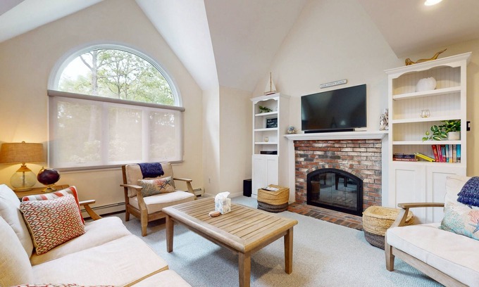 East Falmouth Casa | Inviting dog-friendly home with furnished deck & firepit, near golf
