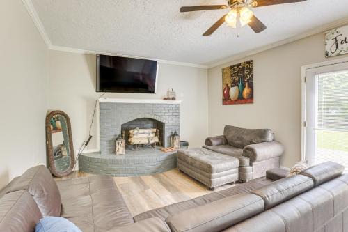 Jacksonville Casa | Inviting Jacksonville Home Less Than Half Mi to University