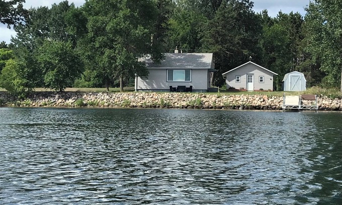 Dent Casa | Inviting lake house in the heart of MN lakes country