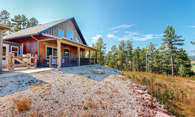 Sturgis Cabina | Inviting mountainside cabin, dog-friendly, with grill, central AC, & W/D