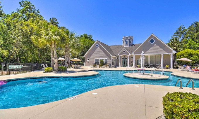Vaught Condominio | Inviting Myrtle Beach Condo: 1 Mi to Beach Access!