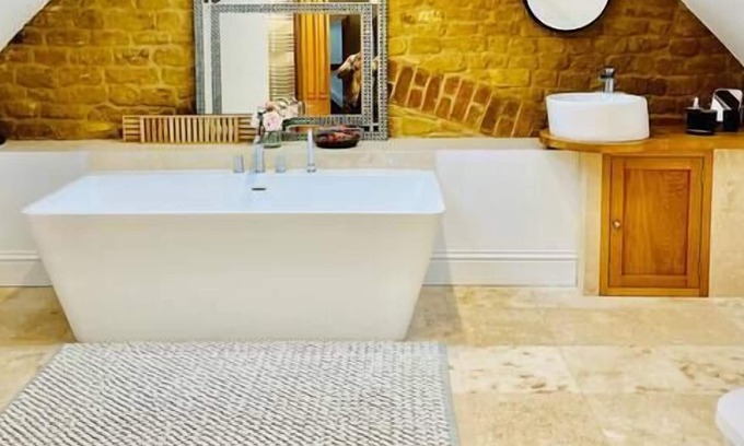 Banbury Casa | Inviting No.13 The Views
