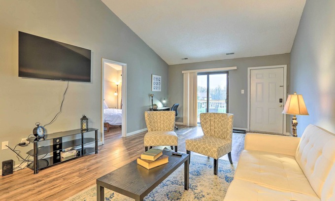 Mount Pocono Condominio | Inviting Poconos Getaway w/ Deck: Ski & Hike!