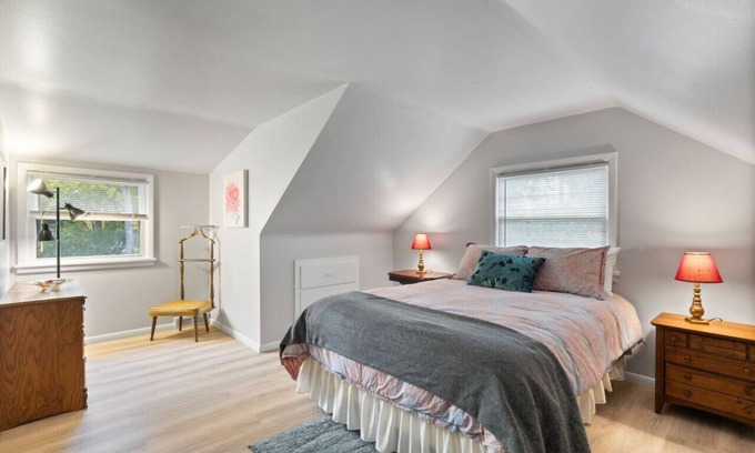 Webster Casa | Inviting Webster Gem w/Office!