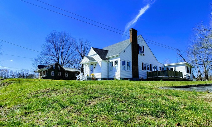 Horse Cave Casa | Inxon Mammoth Cave Bungalow Sleeps 16