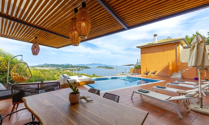 Katsarou Villa | IO. DELUXE 2ΒR, 2 BTHR. VILLA CON PISCINA PRIVADA Y IMPRESIONANTES VISTAS AL MAR