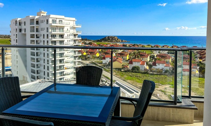 Gastria Apartamento | Iona Pool 2-bdr Apartment with SeaView (Caesar Blue)