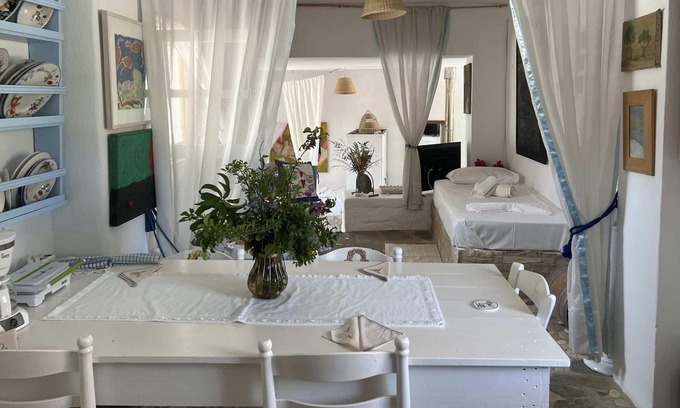 Milopotas Casa | Ios Traditional House-Cozy Summer Retreat