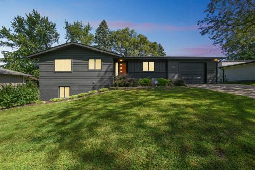 University Heights Casa | Iowa City 4BR Backyard Walk to Stadium home