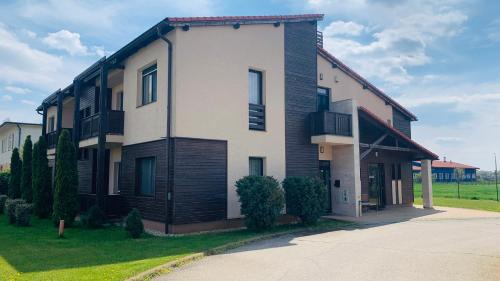 Szolnok Casa | Ipari Park Panzió