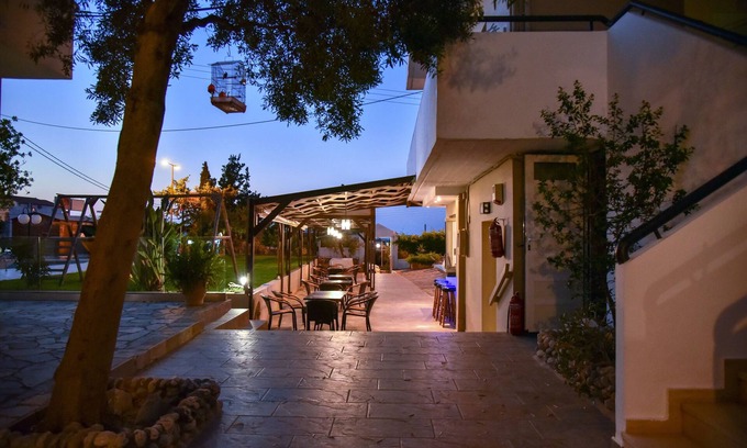 Stalida Casa | Iraklis Studios & Apartments