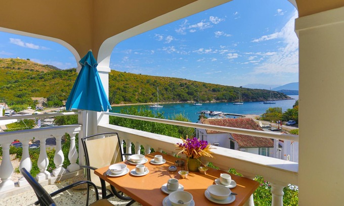 Agios Stefanos Apartamento | Irena Saint Stephanos