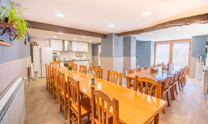 Aras Casa | Iriñiken, amplia casa rural con barbacoa en Navarra