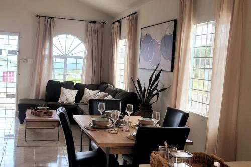 Discovery Bay Casa | Irie Rock Cottage - Close to the Beaches and Attractions, Spa Treatment- Discovery Bay, St Ann