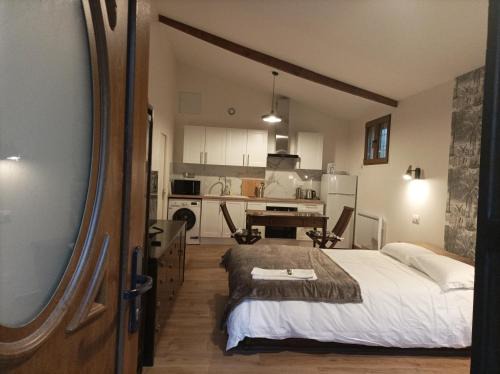 Saint-Germain-en-Laye Casa | Iris Garden Cottage